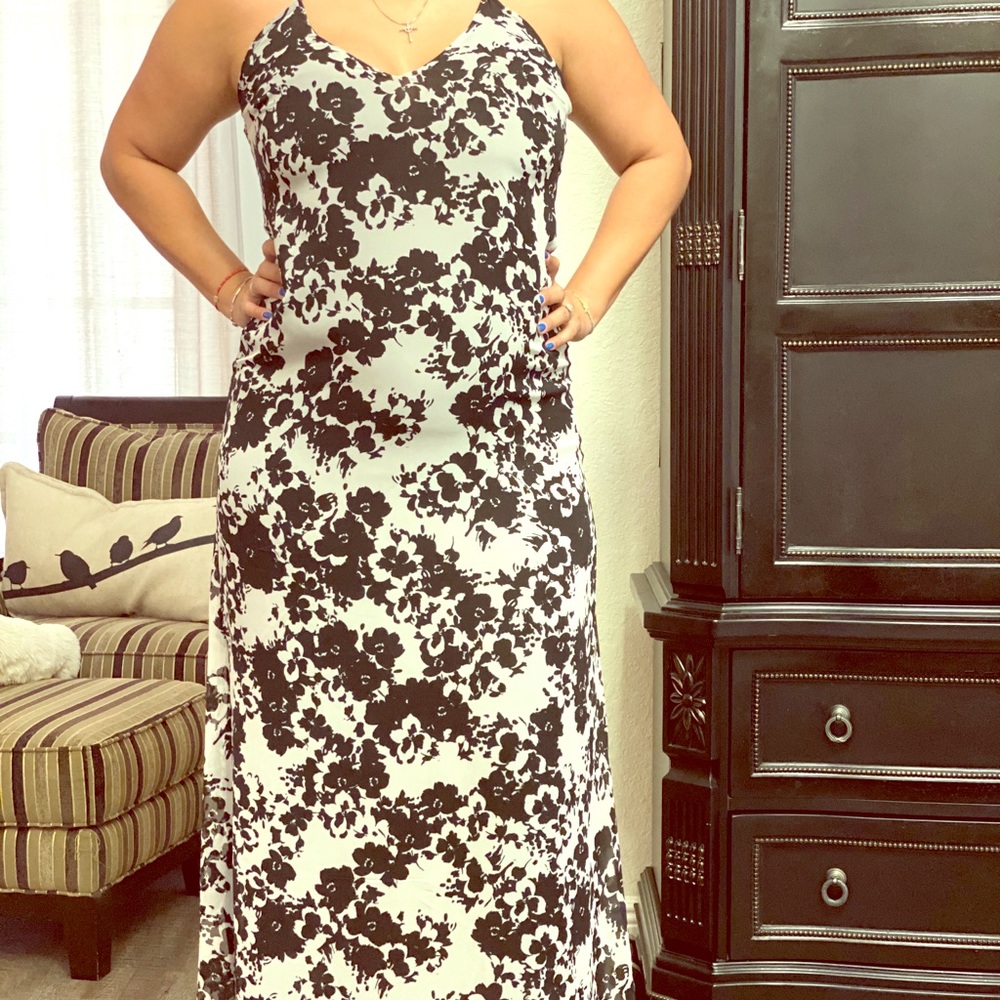 Floral maxi dress NWOT.